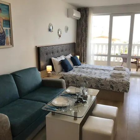 студио сънрайз а28, דירה לוזנטס